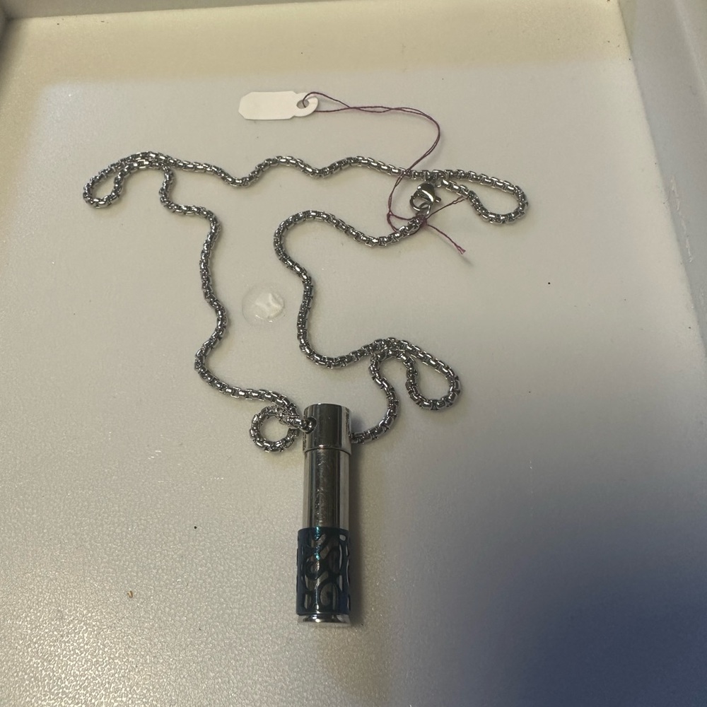 Silver and‎ Black Pendant Necklace